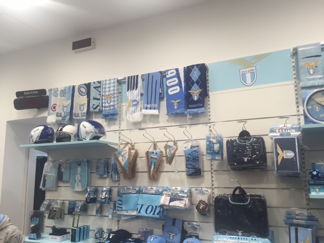 Il nuovo official store della SS Lazio inaugurato a RomaEst