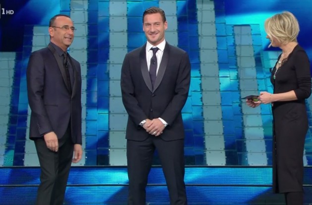 Francesco Totti sul palco dell'Ariston