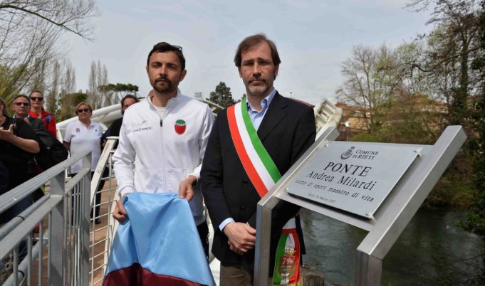 Alberto Milardi e il sindaco Simone Petrangeli (foto Vannicelli)