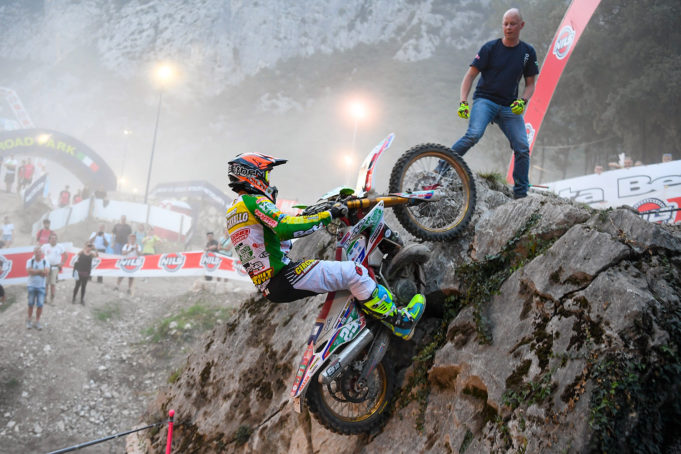 Matteo Cavallo in trionfo al GP del Trentino The Wall (Ph. Dario Agrati)